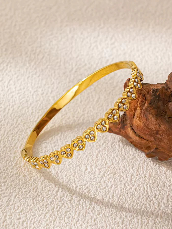 bracelete corações de brilho