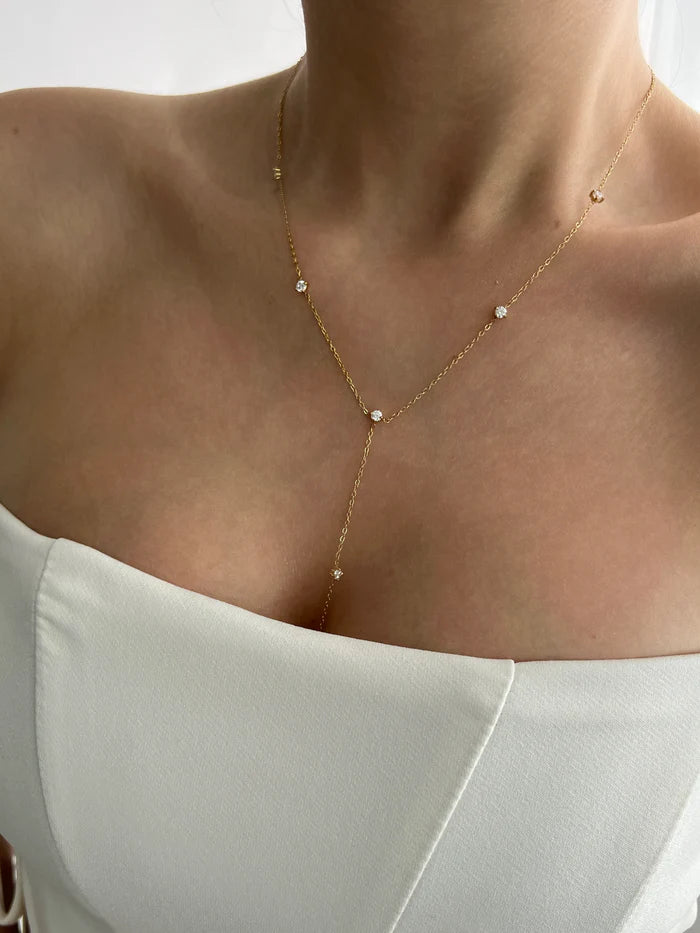 colar lua crescente cravejada