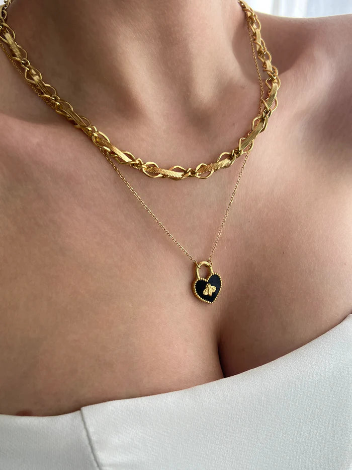 colar cadeado de amor e abelha