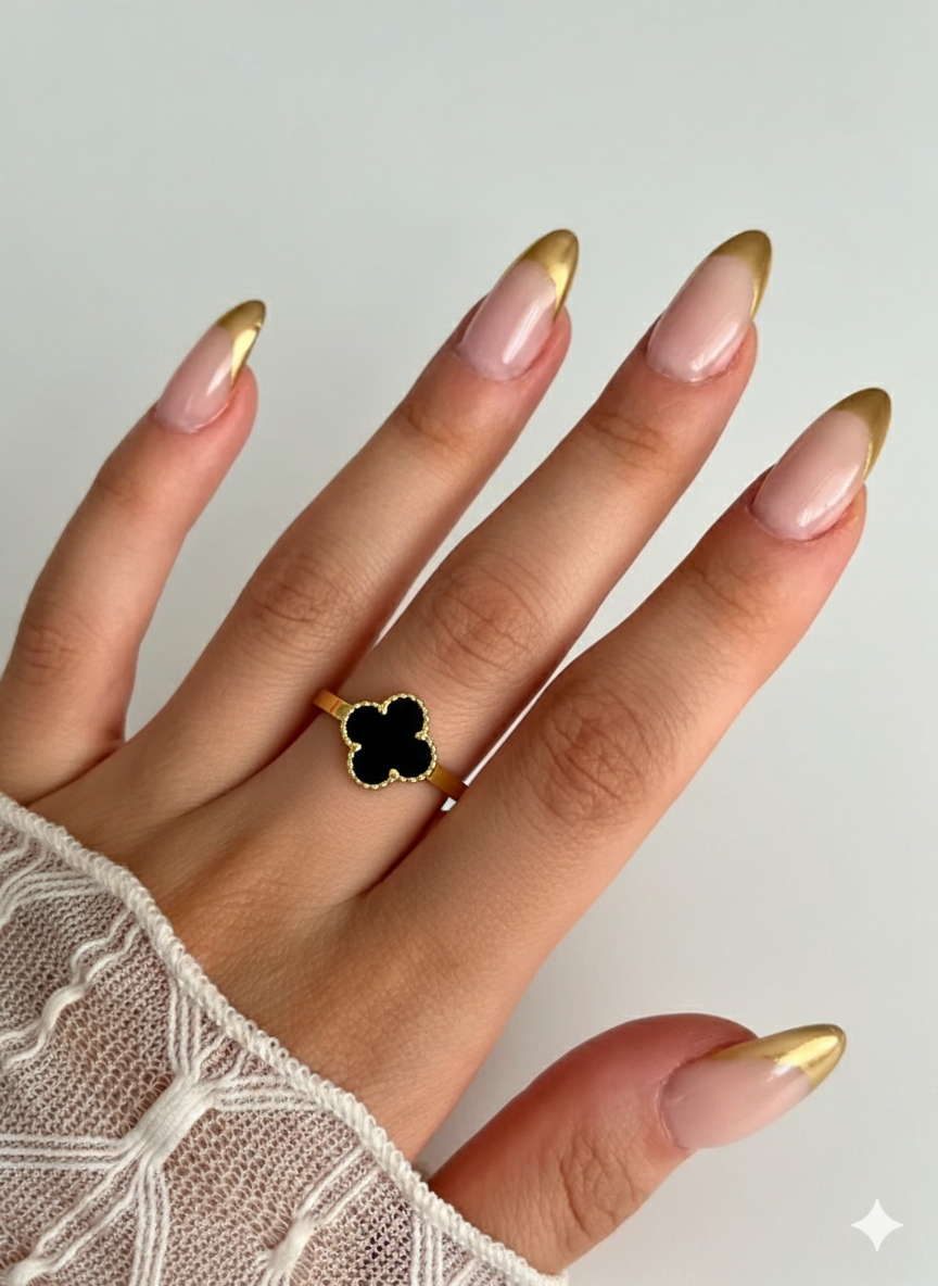 anel trevo de ônix minimalista