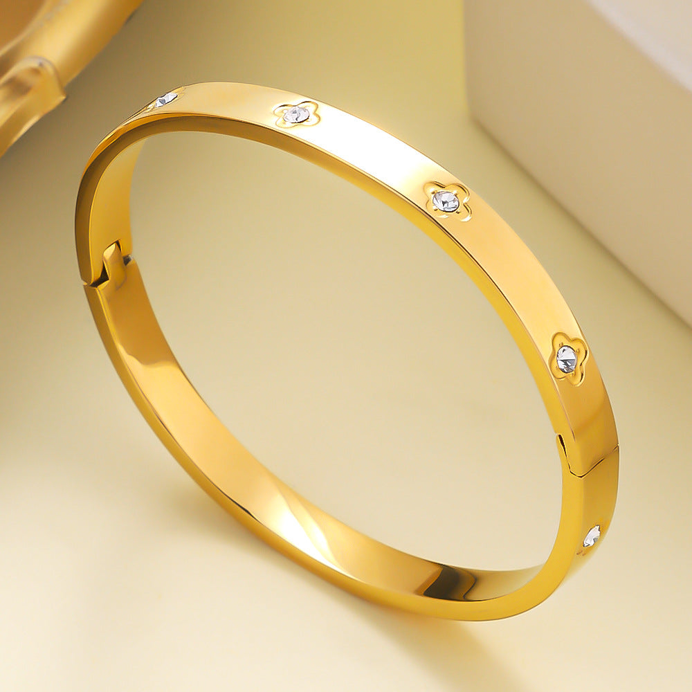 bracelete trevo de luz